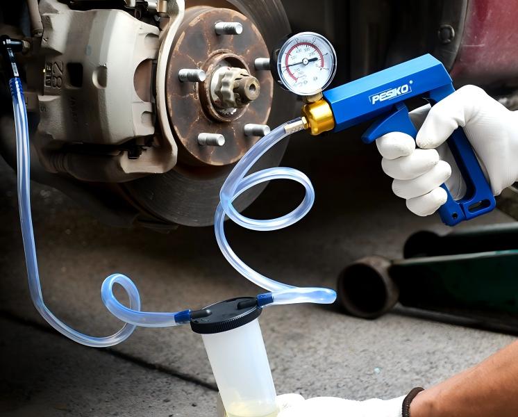 SMOTIVEPRO hand vacuum brake bleeder kit for one person brake fluid change