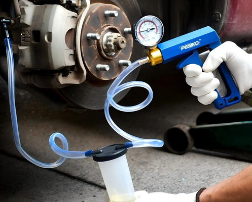 Easily change your brake fluid: One Person, One Tool